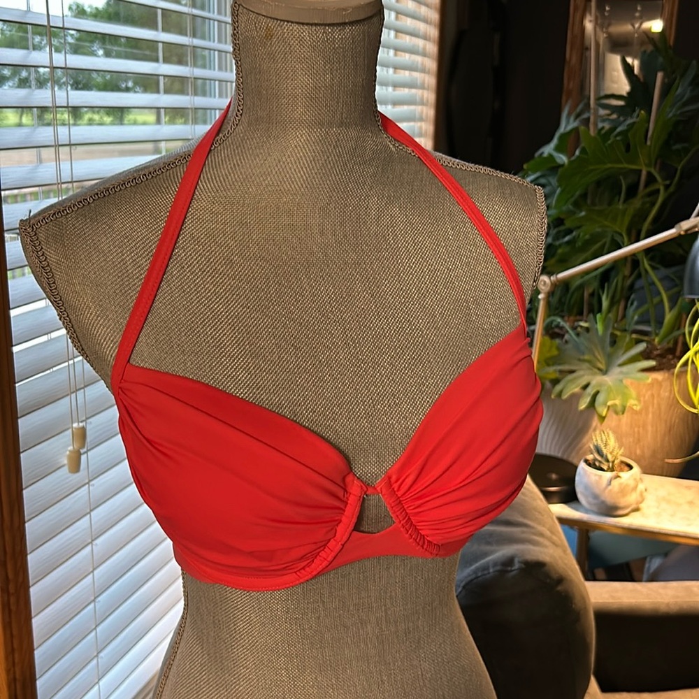 Victoria’s Secret Padded Underwire Bikini Top